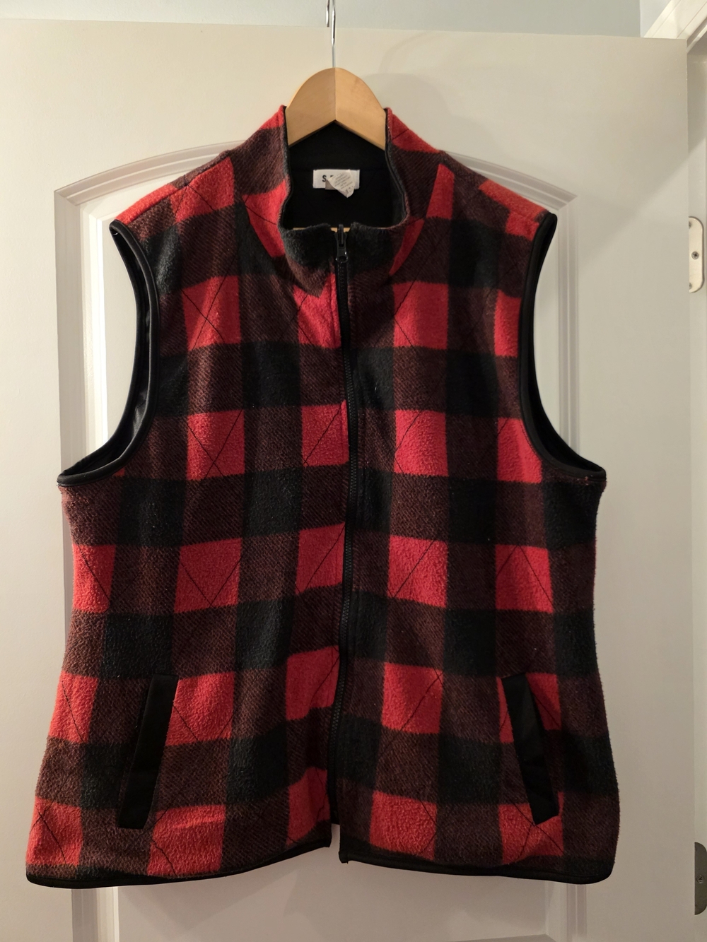 Red & Black Buffalo Plaid Fleece Vest - Women's Sleeveless Zip Front